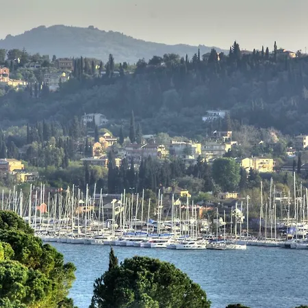 Διαμέρισμα Great View House *